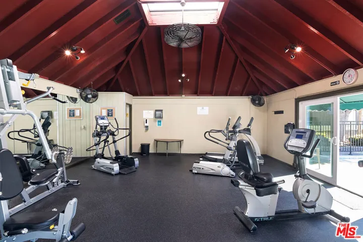 4925 Indian Wood Road 474, Culver City, California 90230