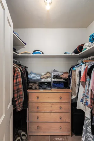 Walk-in closet