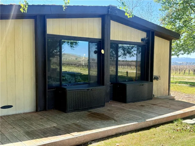 Side of 2nd residence
