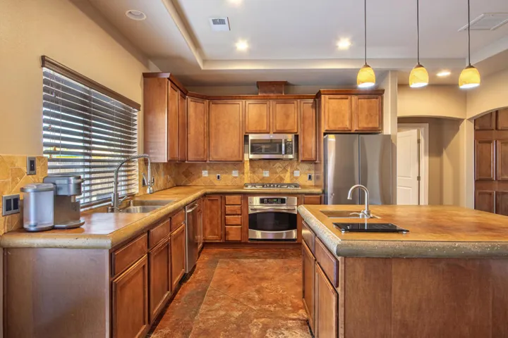 18-Kitchen