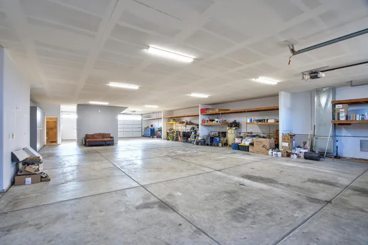 43-Garage