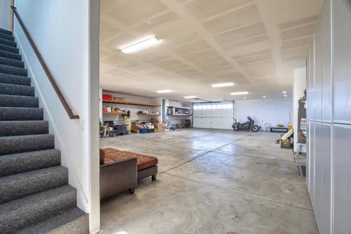 48-Garage