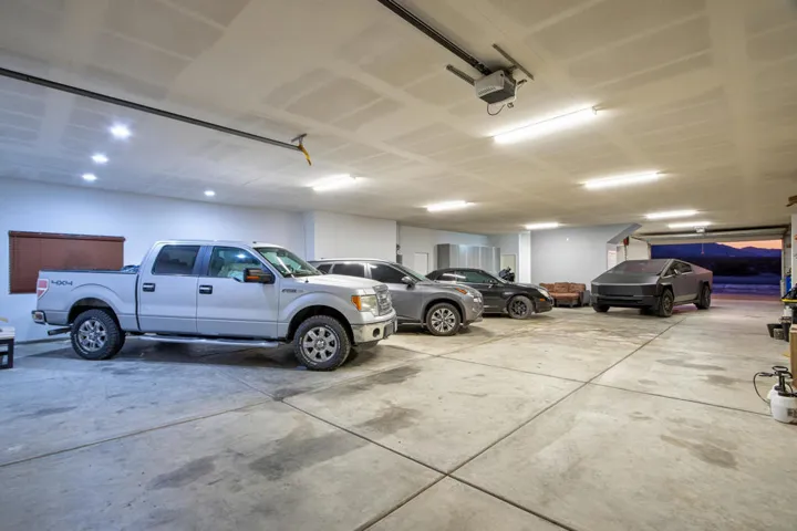 52-Garage​​‌​​​​‌​​‌‌​​‌​​​‌‌​​​‌​​‌‌​​‌‌​​‌‌​​​​
