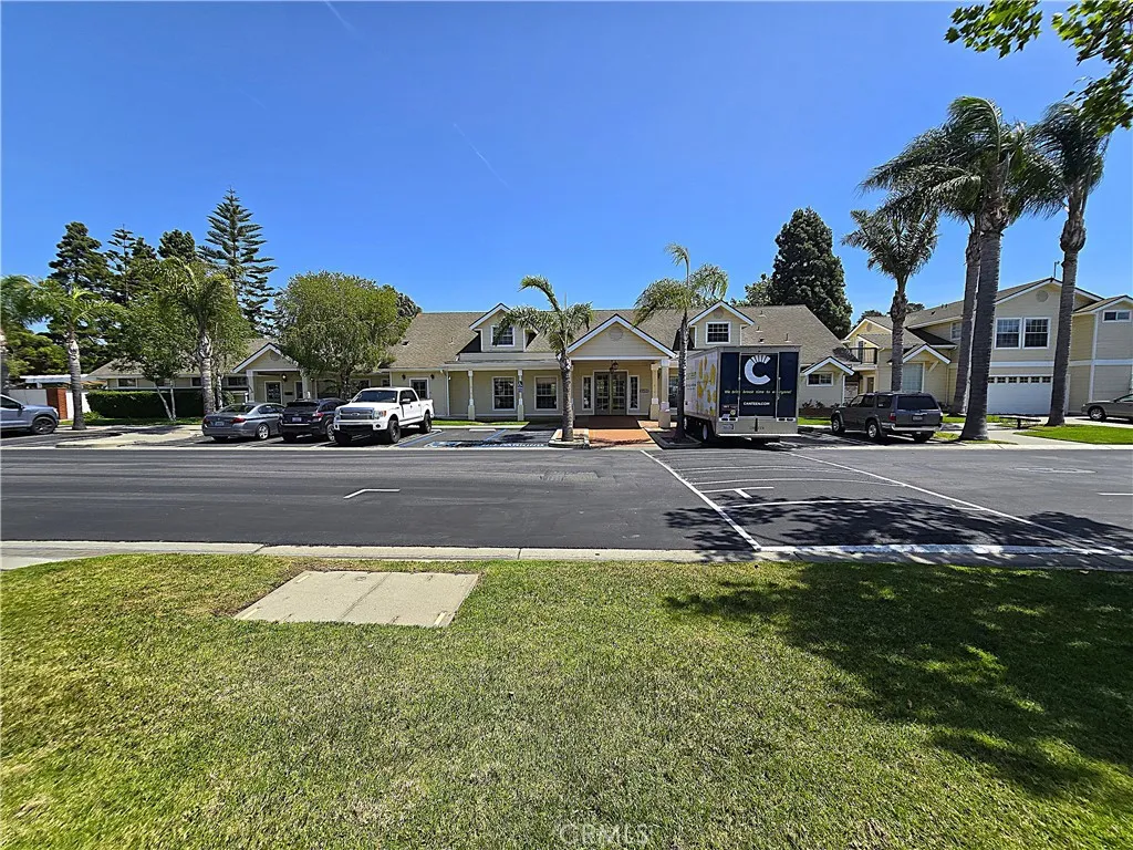 HOA communities offer stability, but fees can be a concern. Regency Estates’ low $185 monthly HOA provides the benefits of a well-kept, gated neighborhood without adding significant monthly expense.