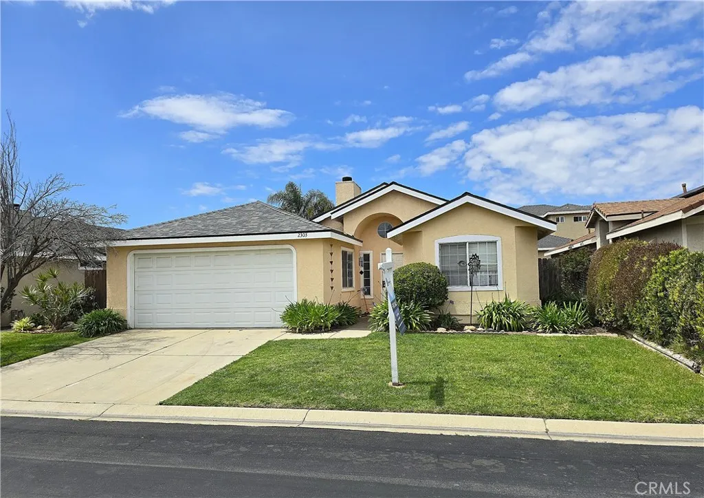 A clean, well-kept front approach that showcases the community’s standards and the long-term stability that buyers value in Regency Estates.