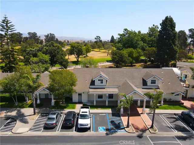 Residents enjoy access to the community clubhouse, complete with rentable event space and kitchen amenities—ideal for birthdays, family gatherings, or hosting friends without leaving the neighborhood.