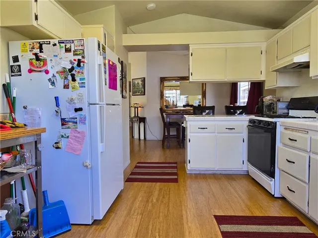 With an easy flow into the dining area, this kitchen keeps everyone connected, whether you’re prepping dinner or hosting friends.
