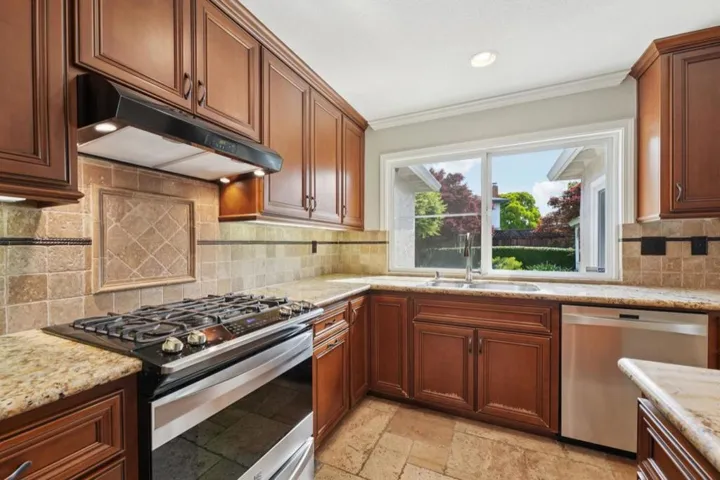 6620 Thames Drive, Gilroy, California 95020