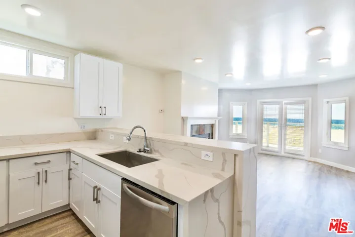 1836 The Strand, Hermosa Beach, California 90254