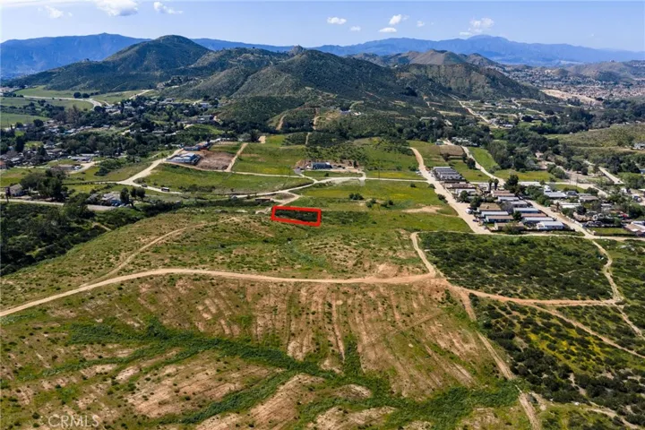 Outline is to indicate approximate lot lines only.