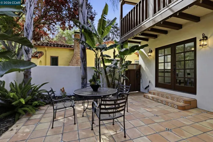 Courtyard to Dining Room