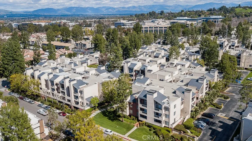 21500 Burbank 316, Woodland Hills, California 91367