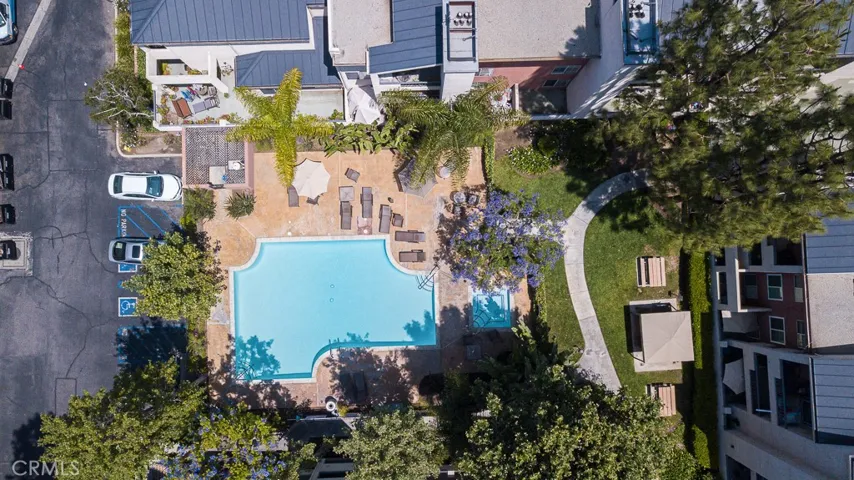 21500 Burbank 316, Woodland Hills, California 91367