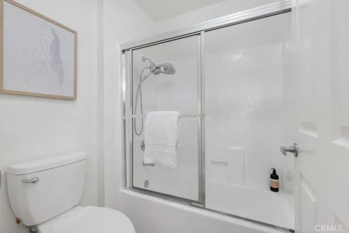 21500 Burbank 316, Woodland Hills, California 91367