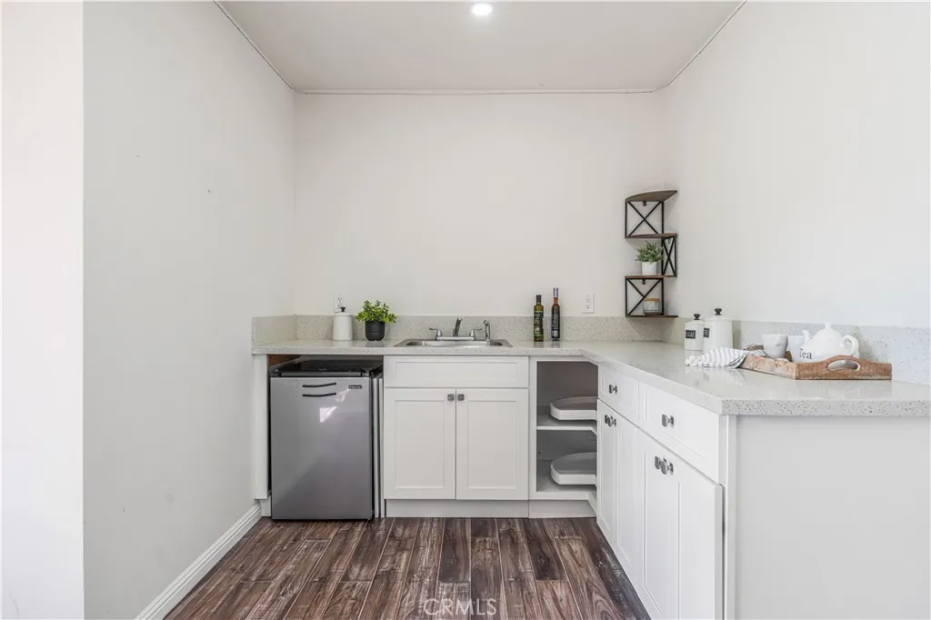 studio kitchenette