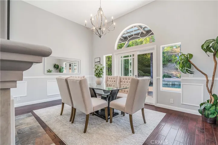 dining room with direct access to backyard