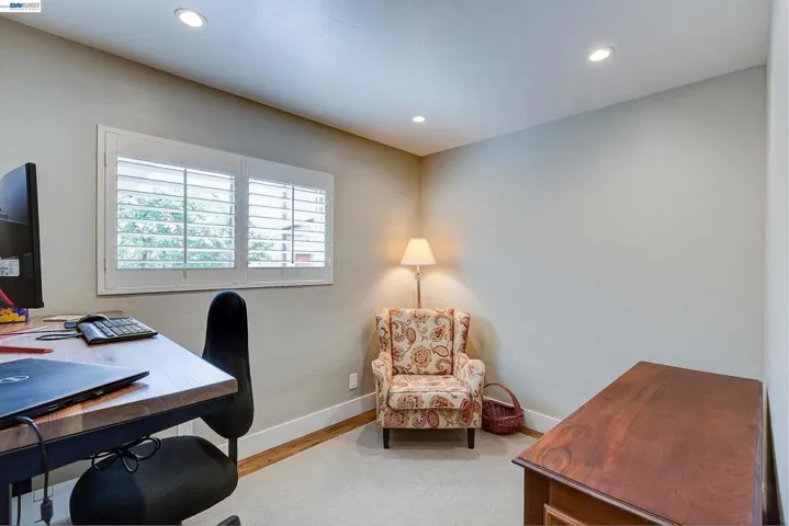 Possible 4th Bedroom/ Office