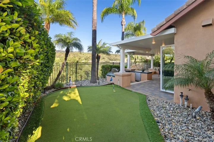 Your own putting green