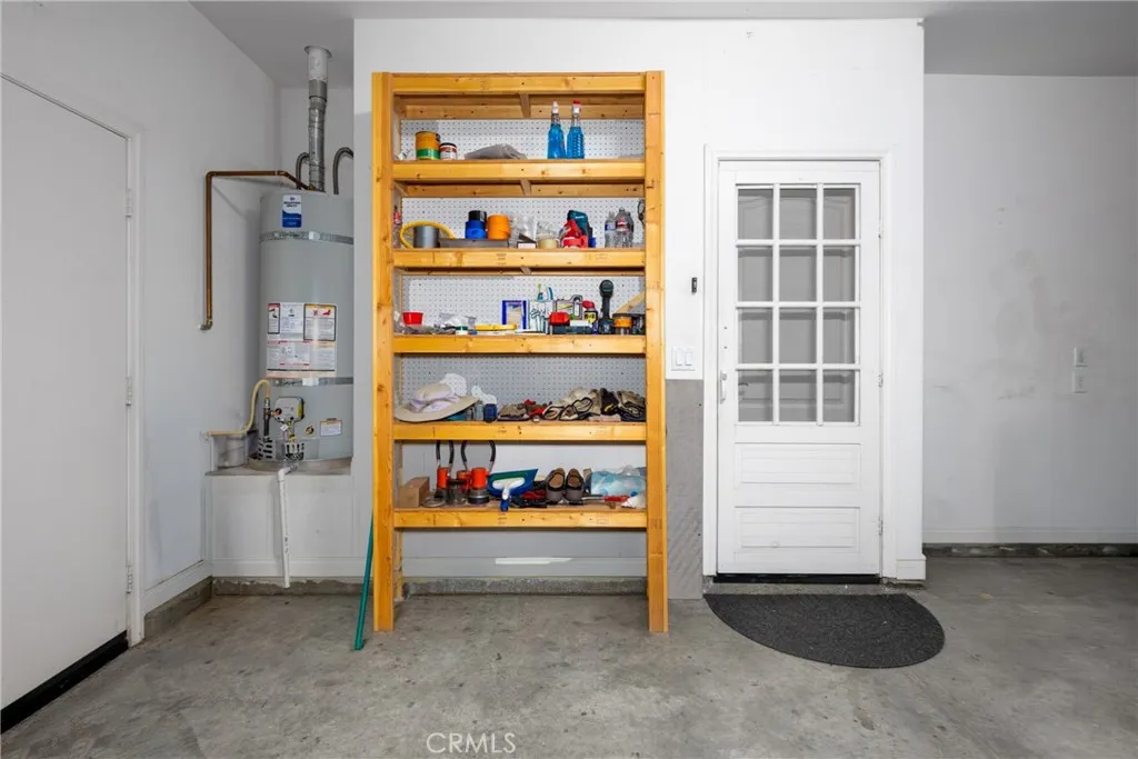 garage with direct access to the laundry room