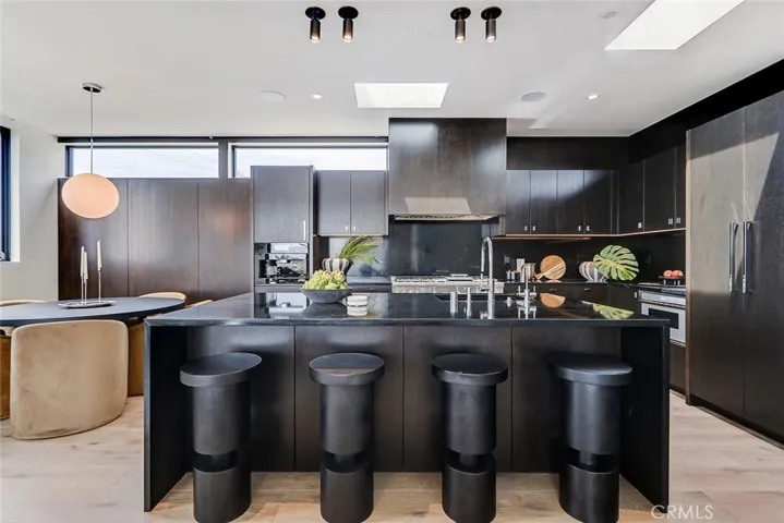 315 25th, Manhattan Beach, California 90266