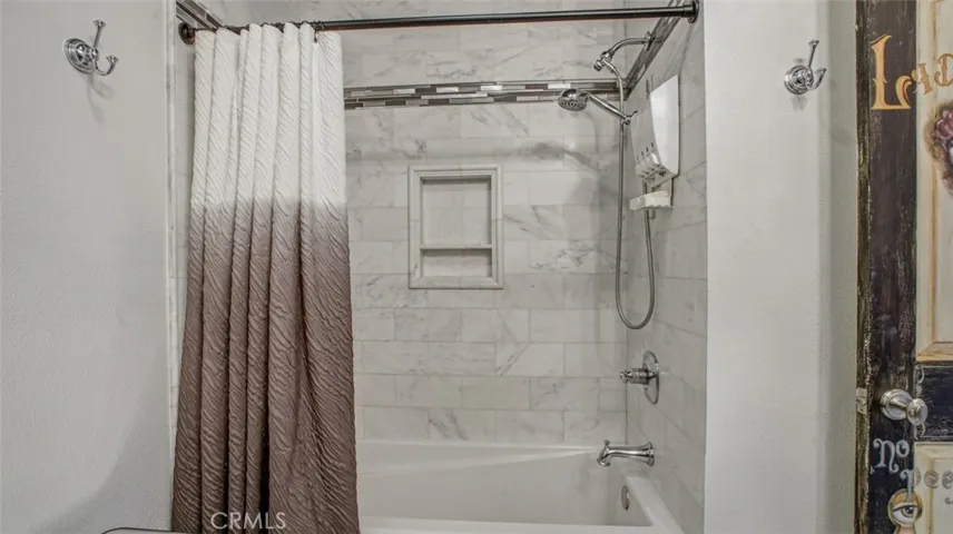 Hall Bathroom With Marble Shower /Tub