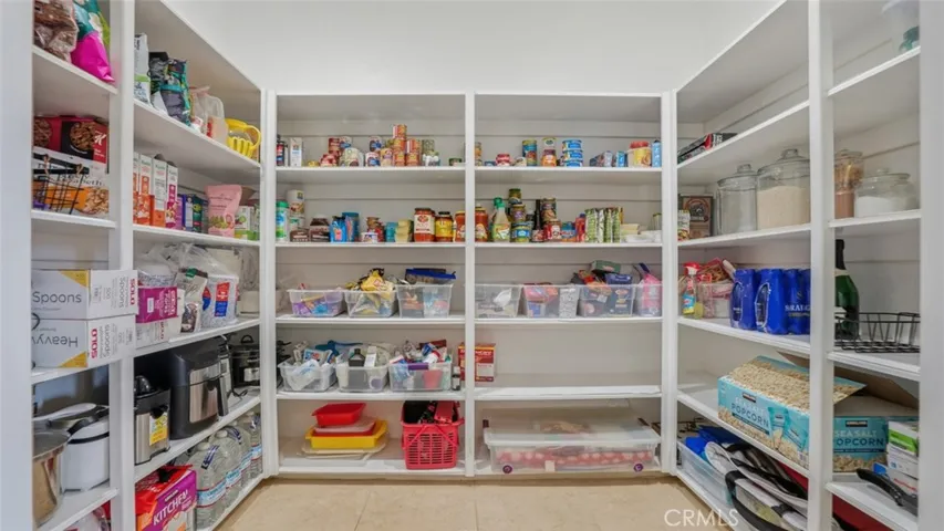 Walk-in Pantry