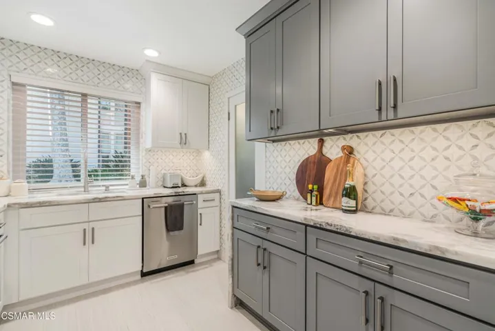 31556 Agoura Road 2, Westlake Village