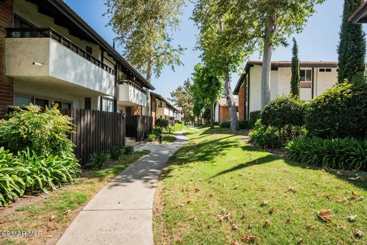 31556 Agoura Road 2, Westlake Village