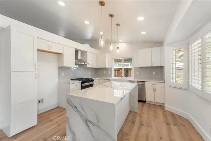 Waterfall Island With Storage