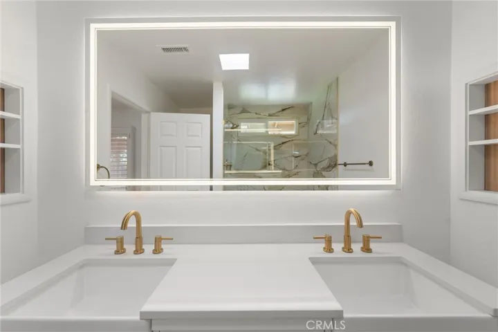 Master Bathroom Dual Vanity and Touch Mirror