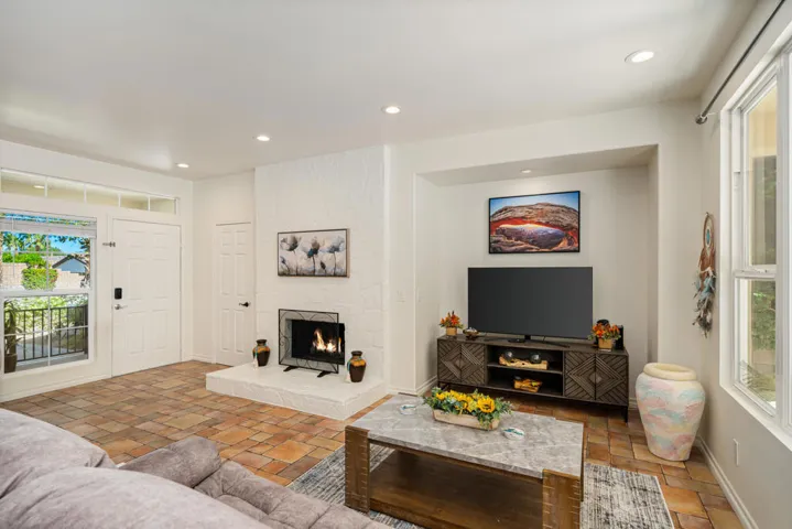 60755 Living Stone D