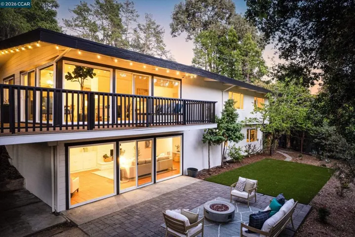 8 Westwood Court, Orinda, California 94563