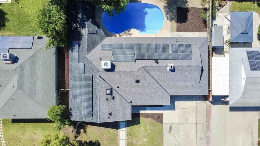 Bird's eye view of a pool area