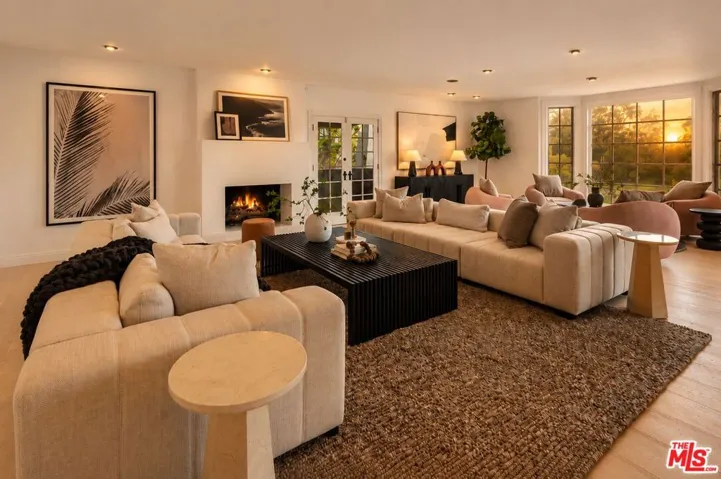 9315 Beverly Crest Drive, Beverly Hills, California 90210