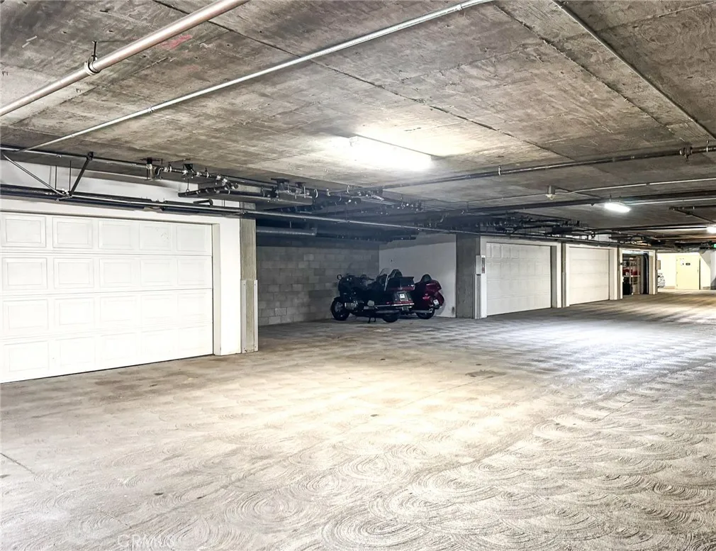Parking garage/space #157 (P1)