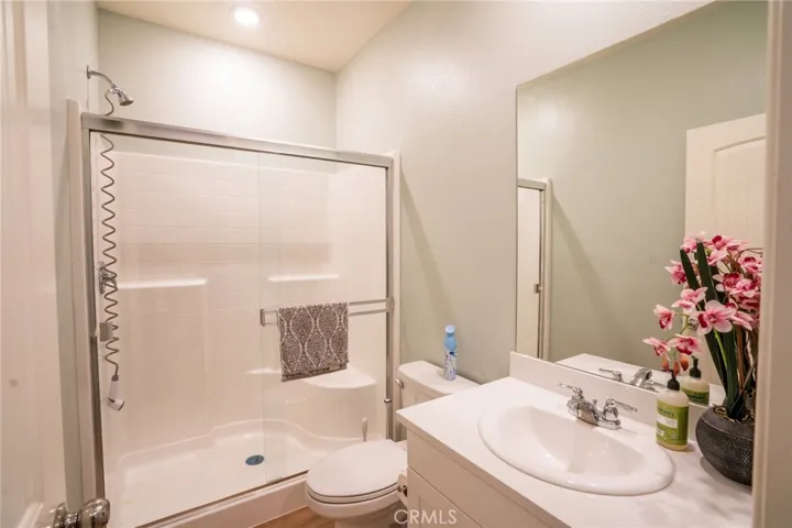 Main Floor Full Bath