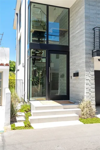 3203 Vista Drive, Manhattan Beach, California 90266