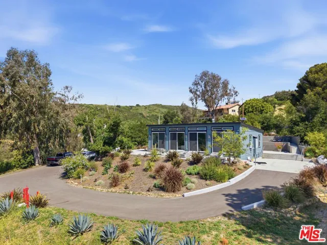 3065 S S Foose Road, Malibu, California 90265