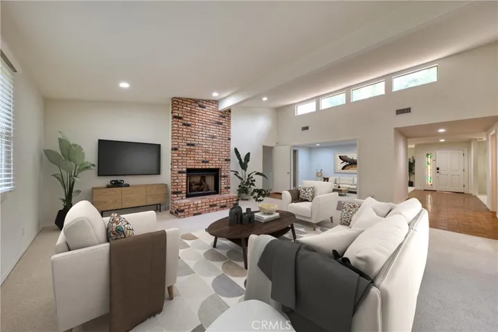 Virtual Staging
Family  Room