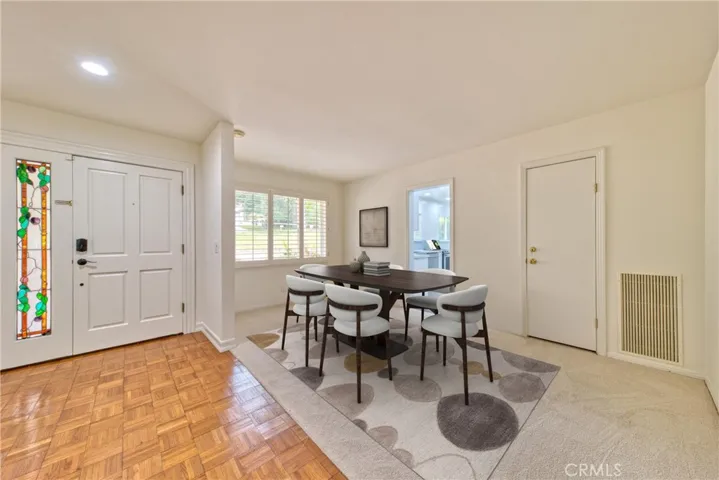 Virtual Staging
Dining Room