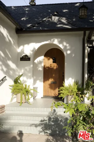 2420 Catherine Road, Altadena, California 91001