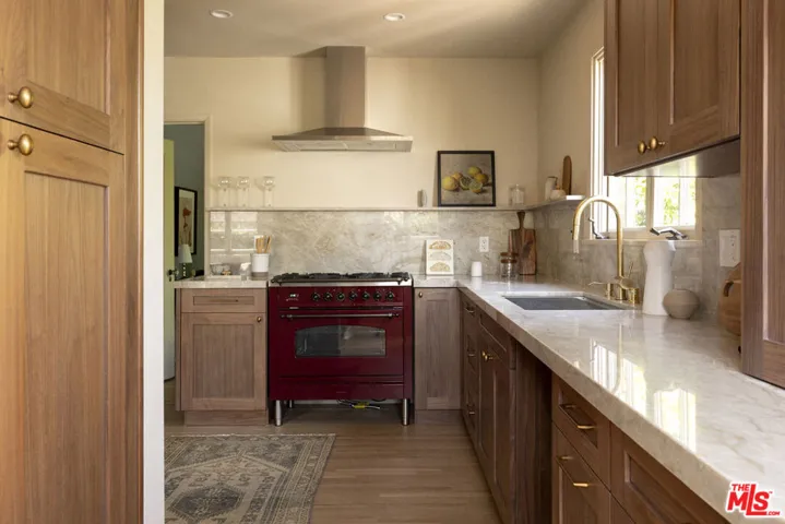 2420 Catherine Road, Altadena, California 91001