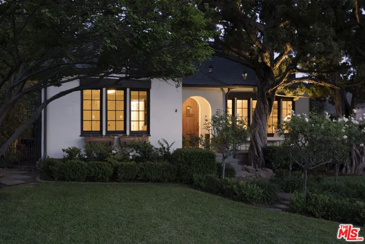 2420 Catherine Road, Altadena, California 91001