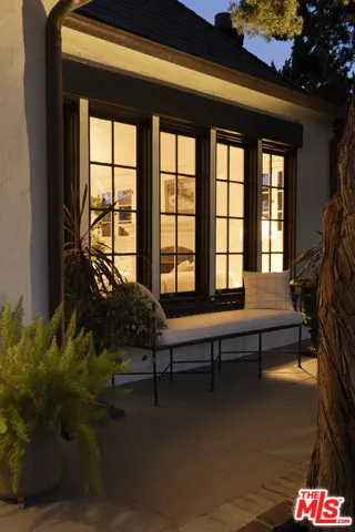 2420 Catherine Road, Altadena, California 91001