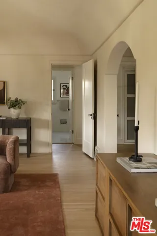 2420 Catherine Road, Altadena, California 91001