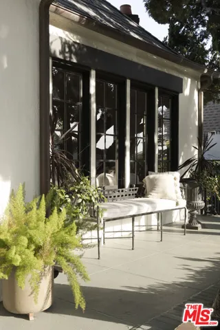 2420 Catherine Road, Altadena, California 91001