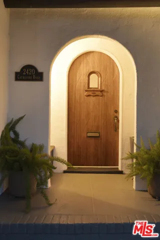 2420 Catherine Road, Altadena, California 91001