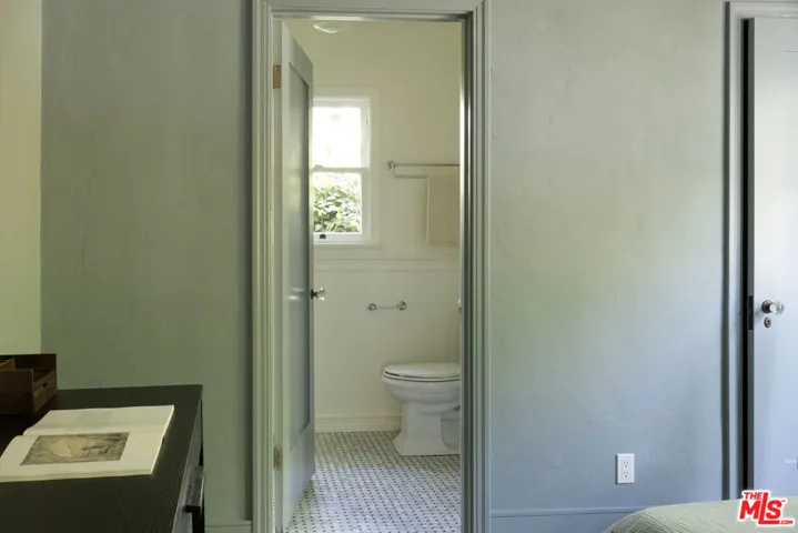 2420 Catherine Road, Altadena, California 91001