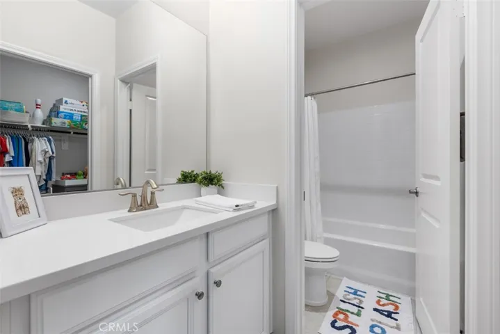 Downstairs En-suite Bathroom