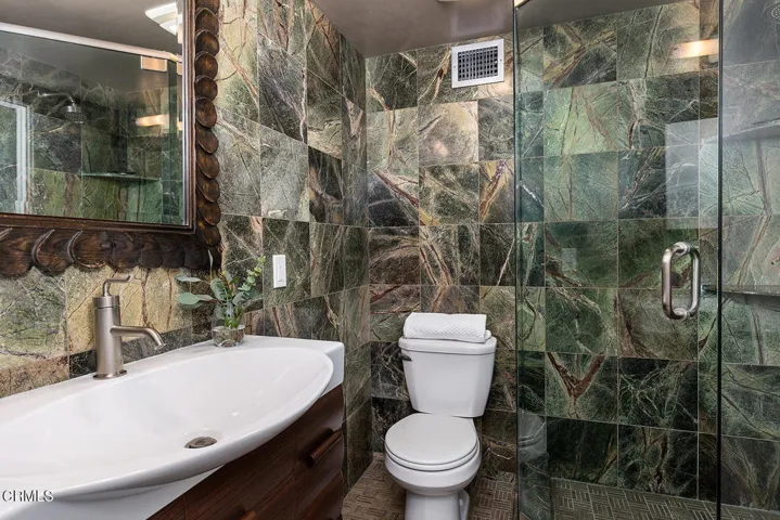 1018 Glen Oaks Blvd 054-mls